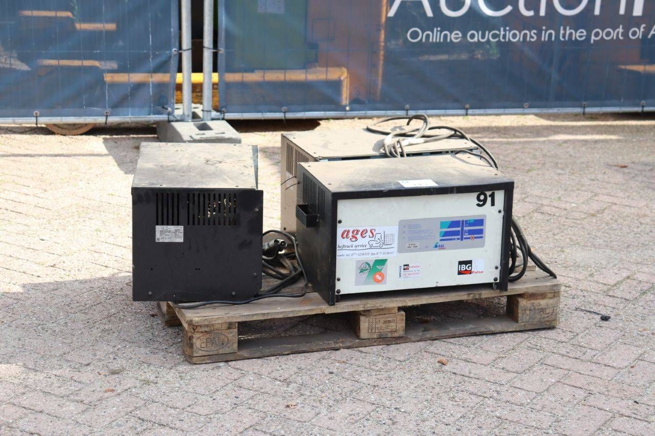 Battery charger Ages 230V 2006 3 pieces