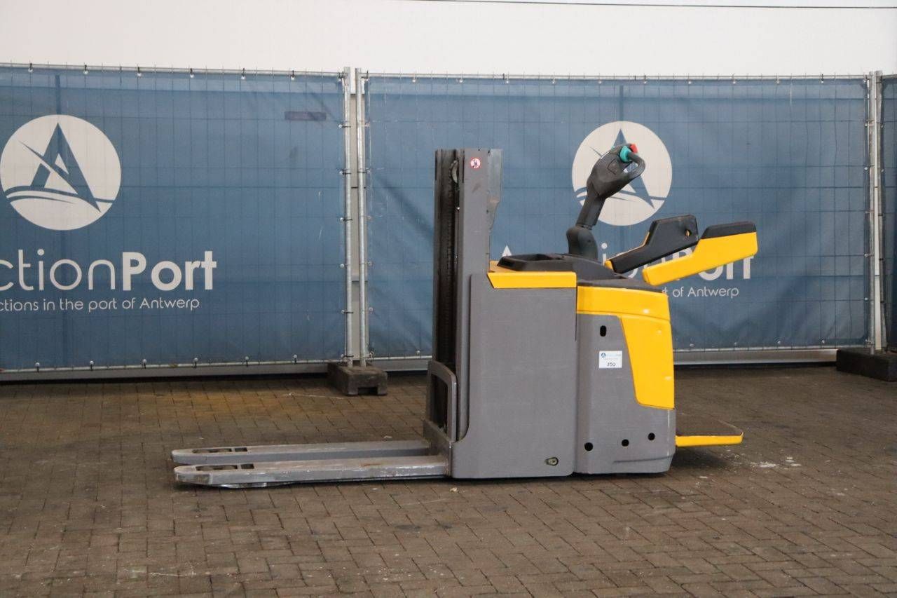 Stacker Jungheinrich ERD 220 KP Electric 2000kg 2016