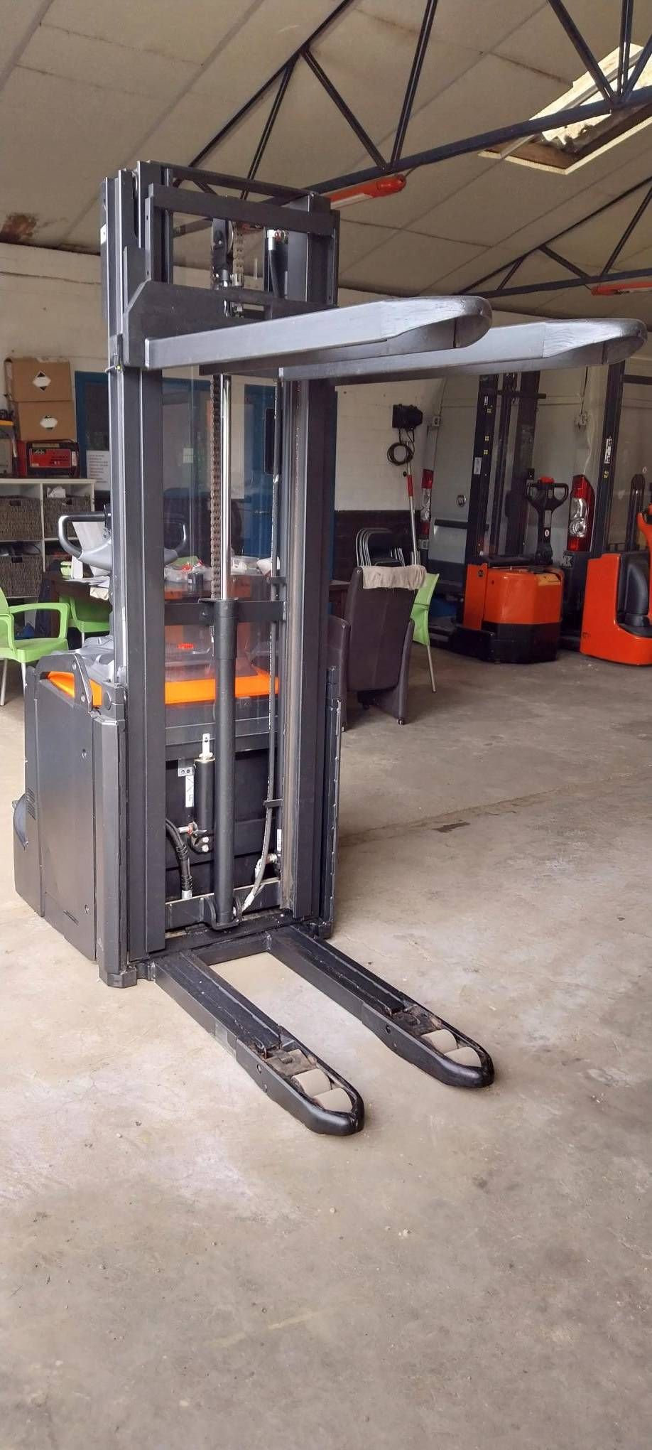 Stacker BT SPE 120 L Electric 2000kg