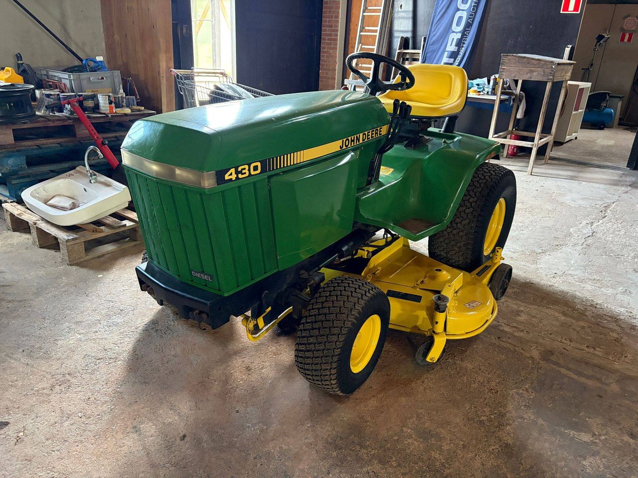 Vintage Garden Tractor John Deere 430 Diesel