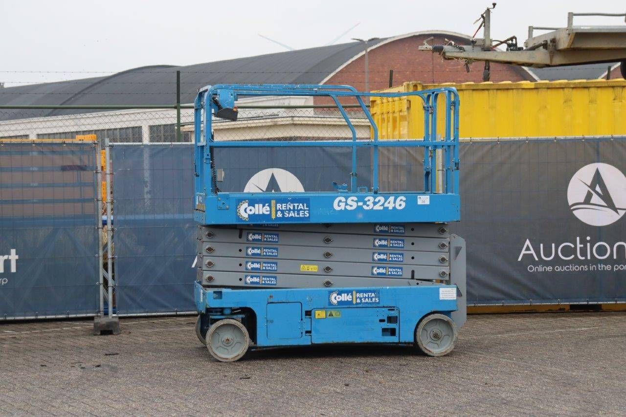 Scissor Lift Genie GS-3246 Electric 11.78m 2015