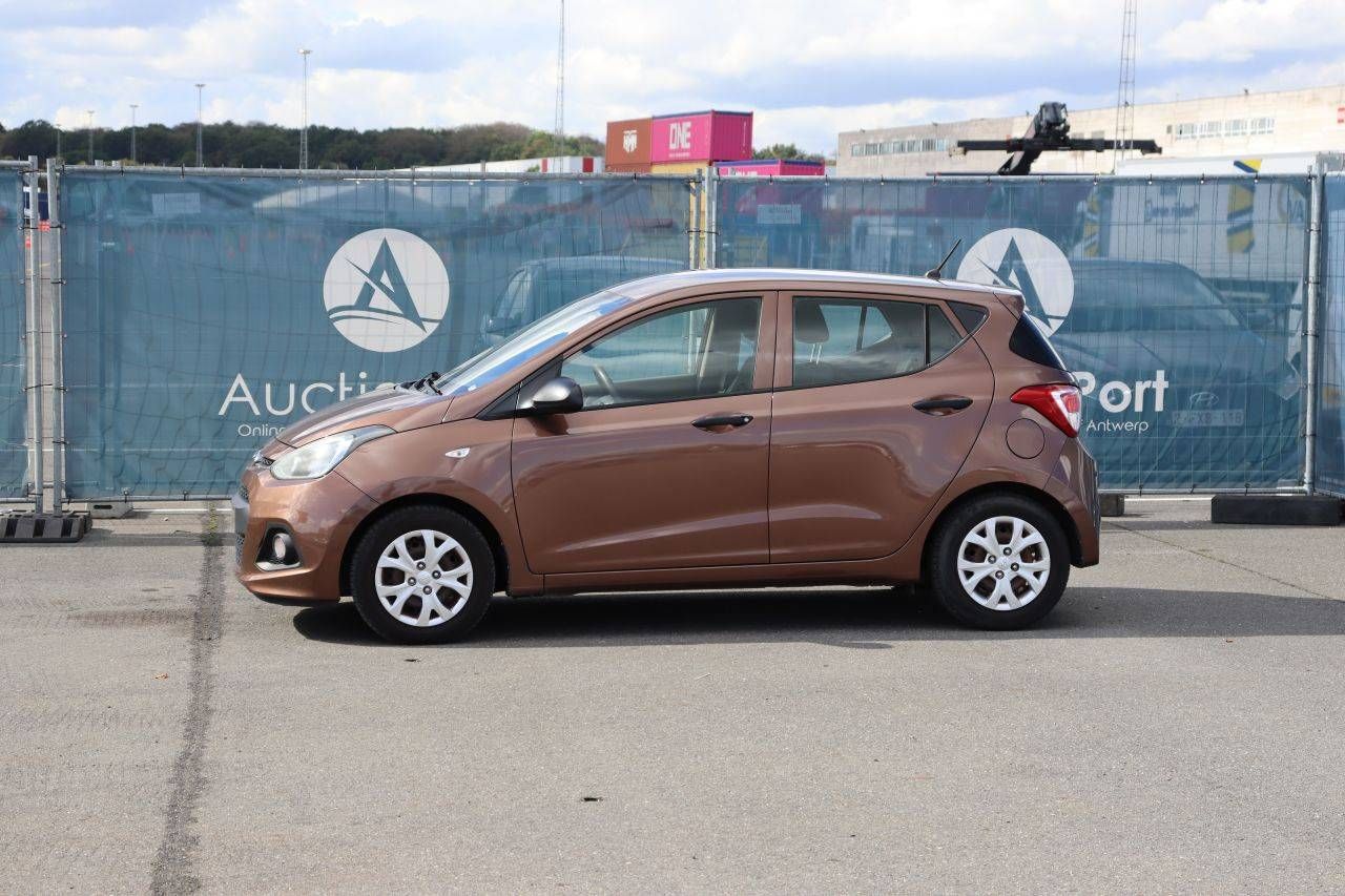 Hyundai i10 Petrol 66hp Passenger Car 2016