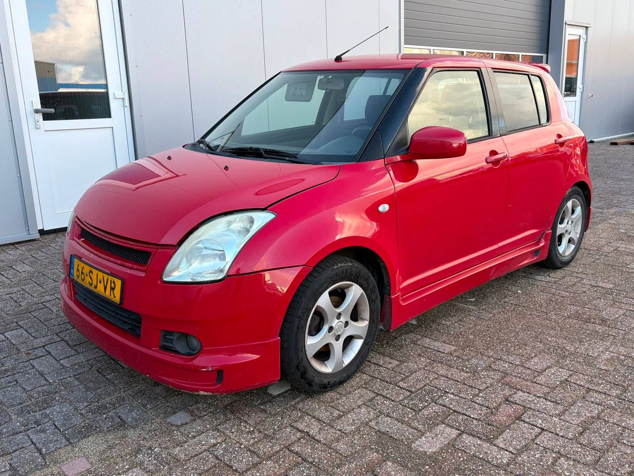 Suzuki Swift Petrol Passenger Car 2006