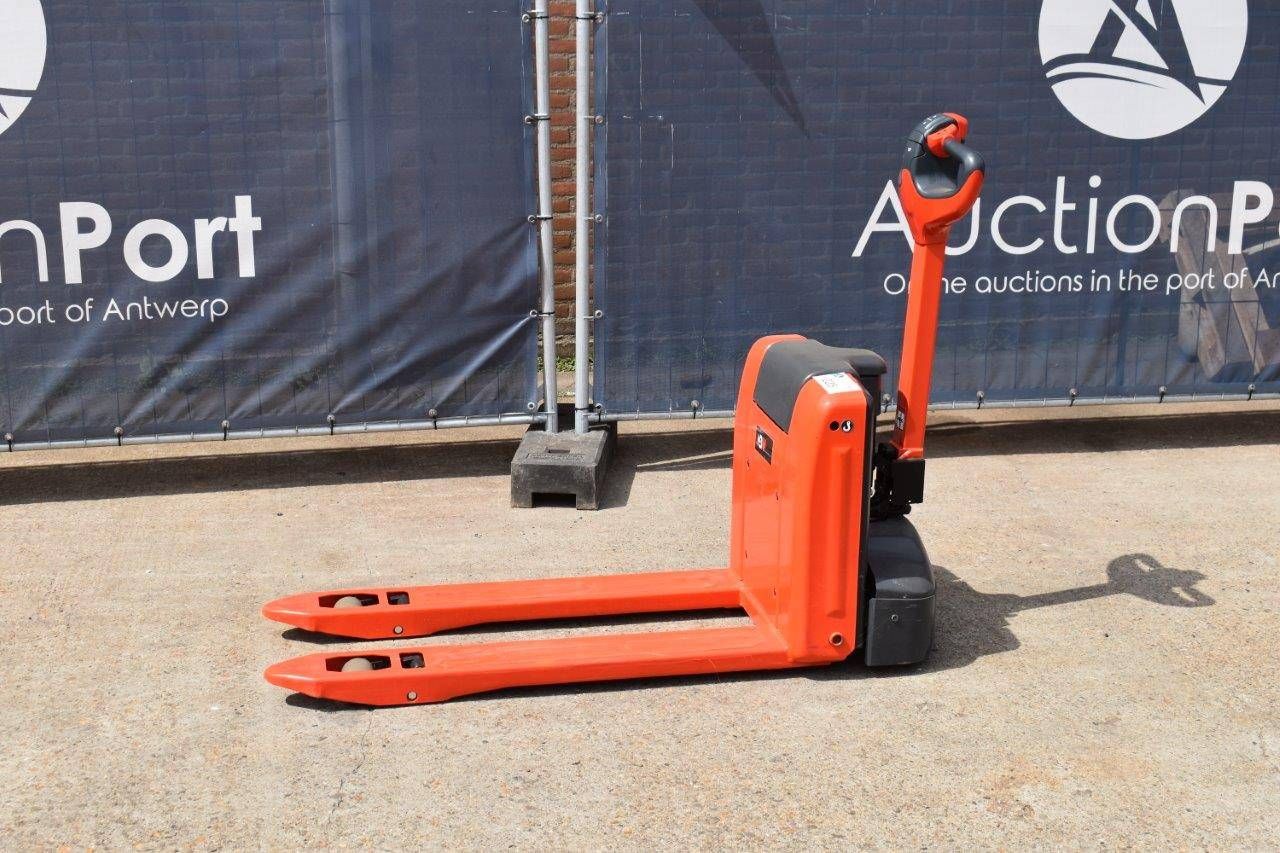Transpaleta Linde MT15 Eléctrica 1500kg