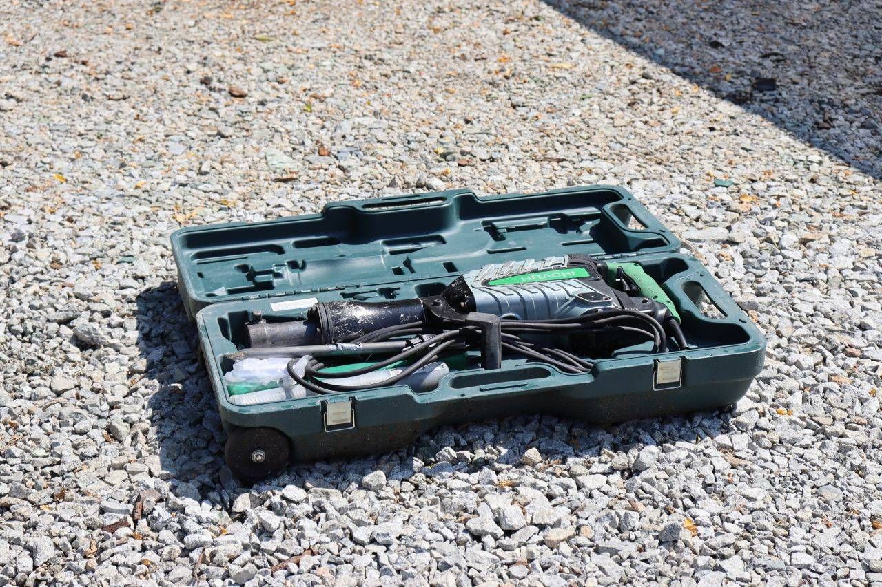 Hitachi H 65SB2 Demolition Hammer