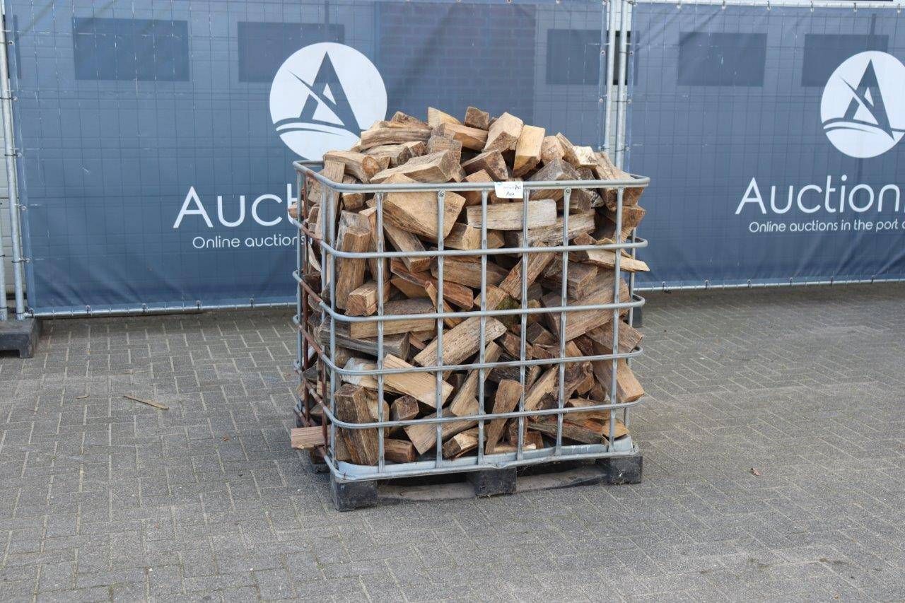 Batch of firewood beech and oak wood 