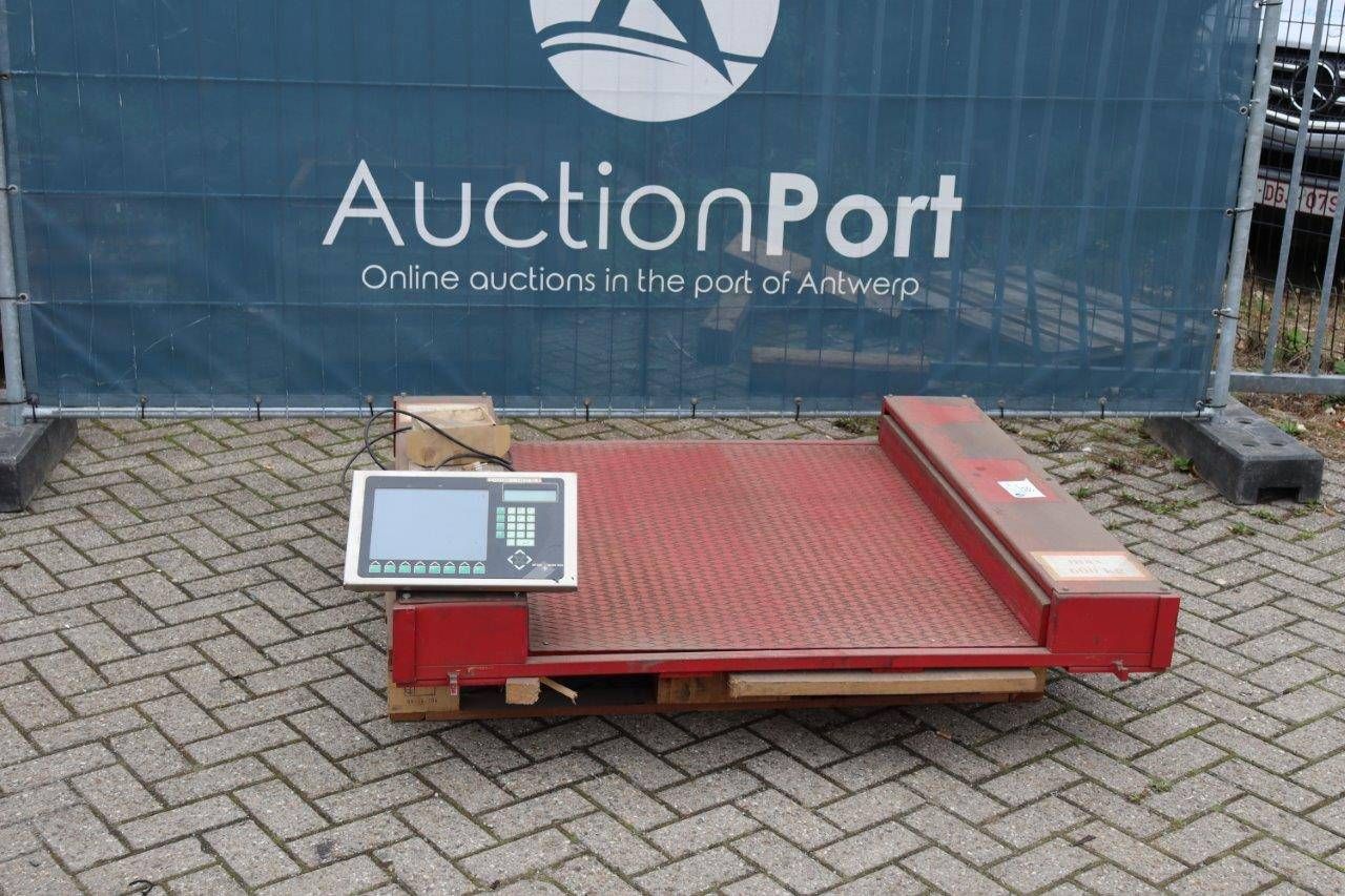 Weighing platform (Margin)
