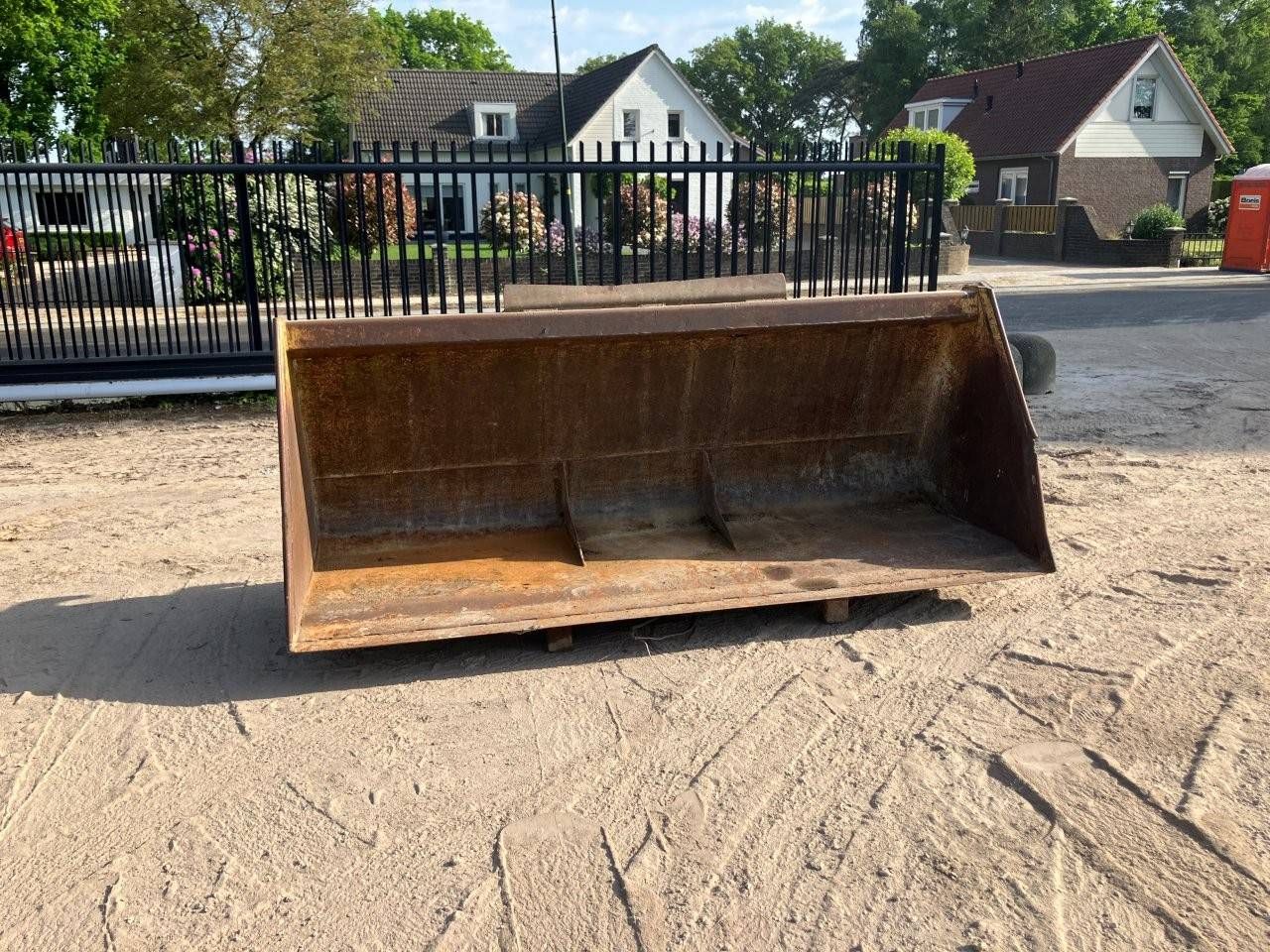 Caterpillar bucket 250cm