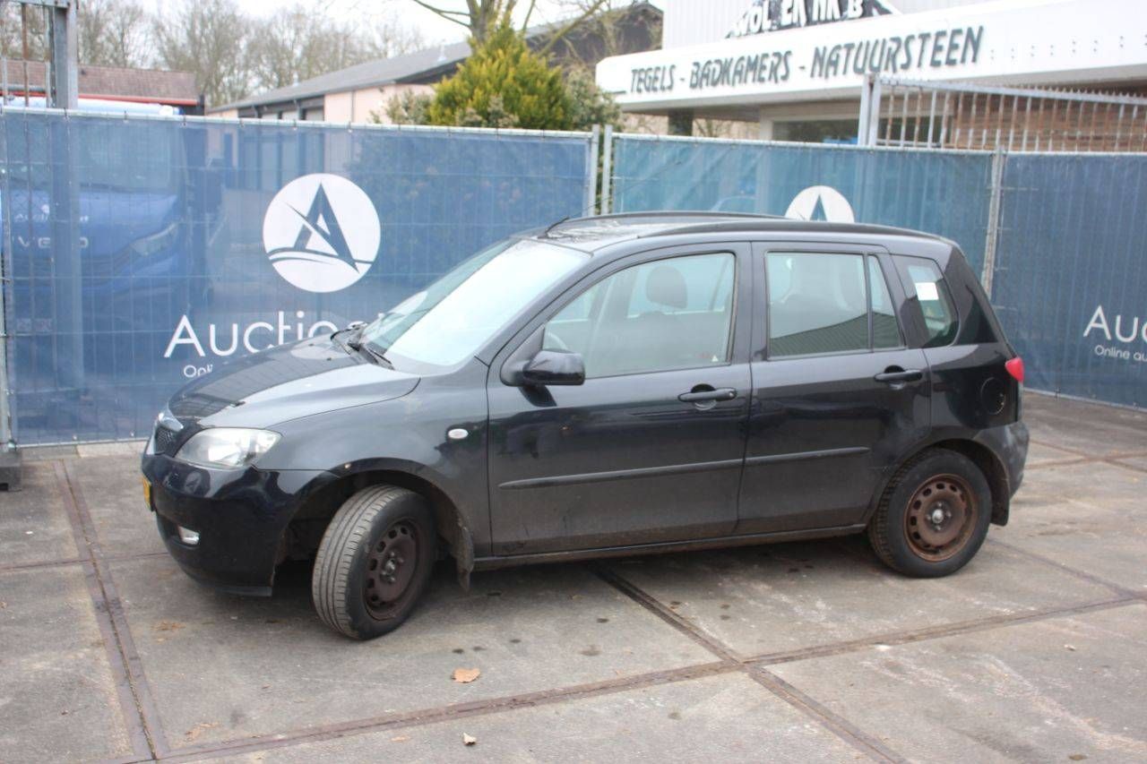 Passenger car Mazda 2 Petrol 80hp 2003