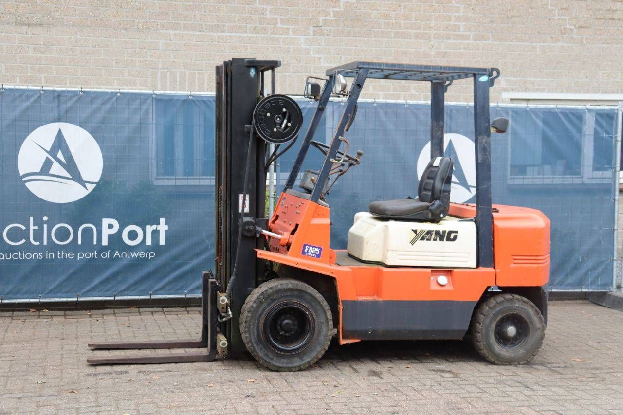 Forklift Yang FD-25 Diesel 2500kg 4.08m 1994