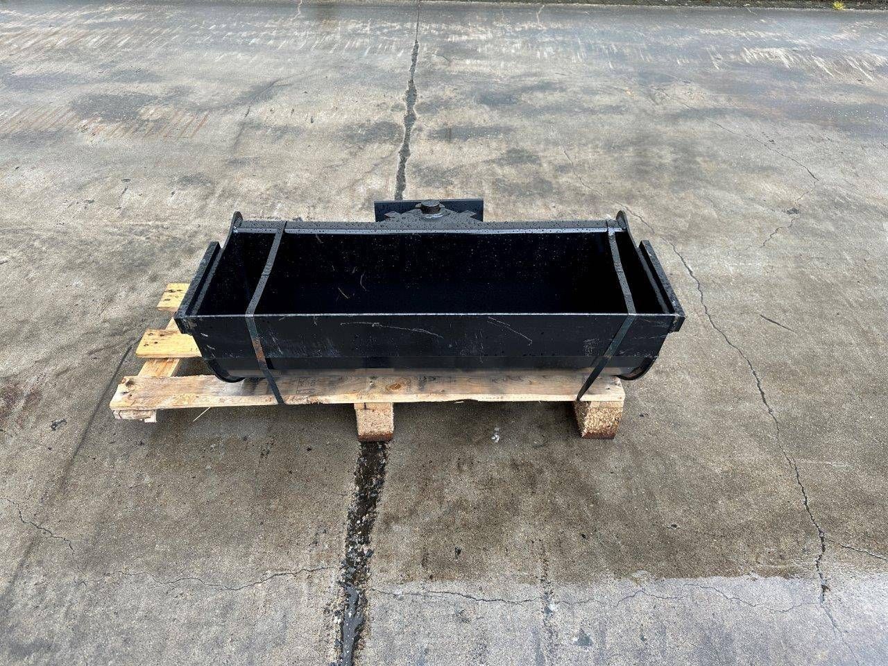 Miva 800mm Tilting Container New