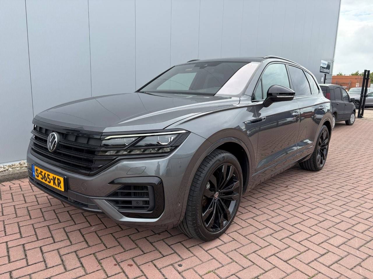 SUV Volkswagen Touareg R 3.0 TSi 4Motion R0line E-Hybrid 462pk 2020