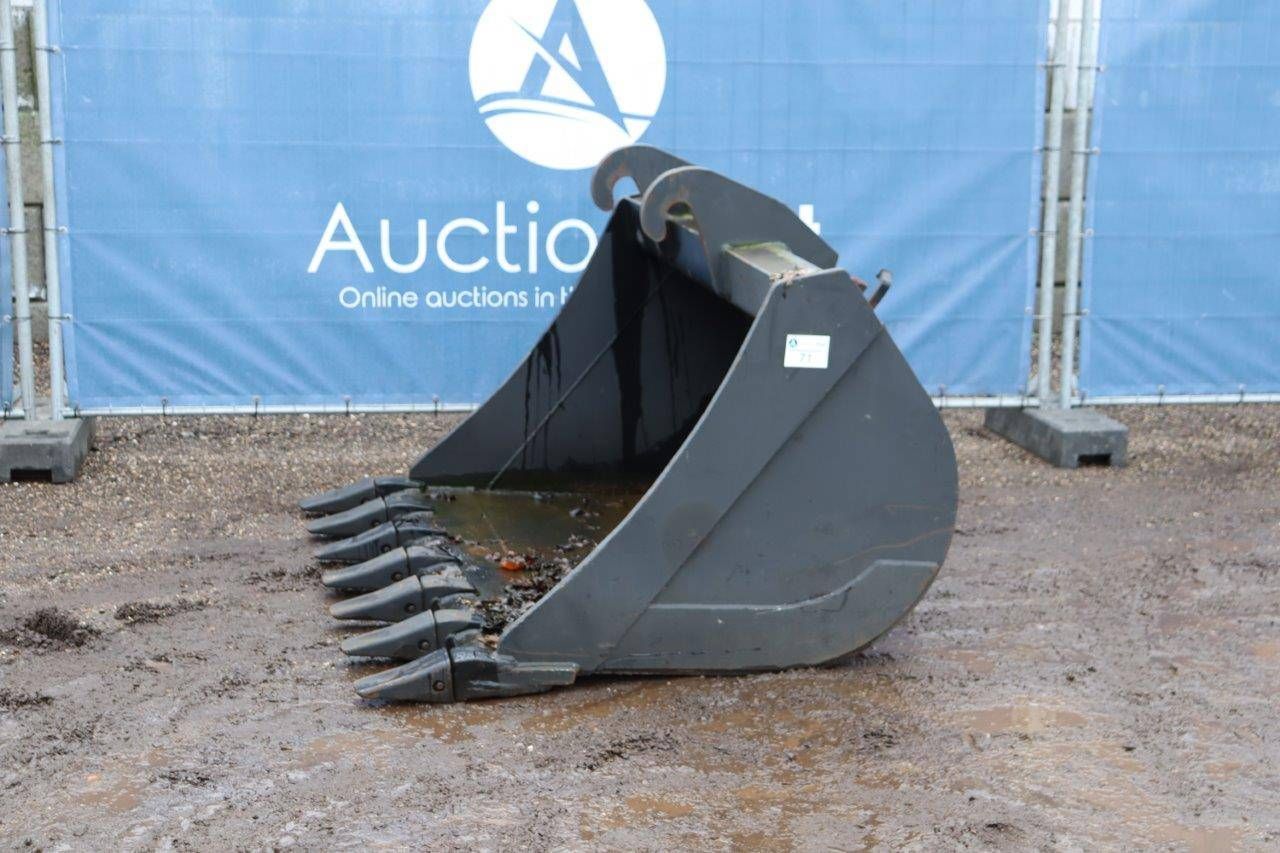 Digger bucket