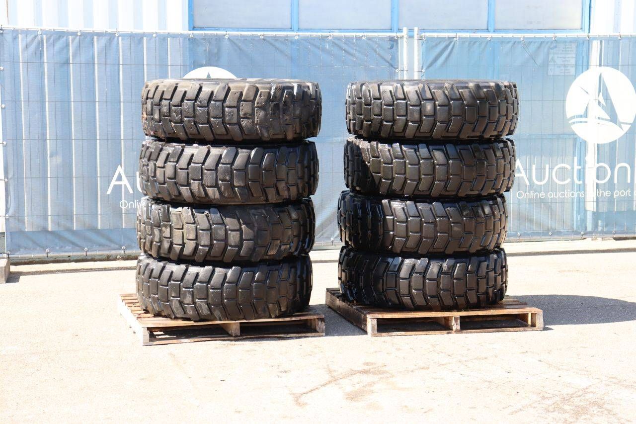Batch of Michelin tires on rims 8 pieces (Margin)