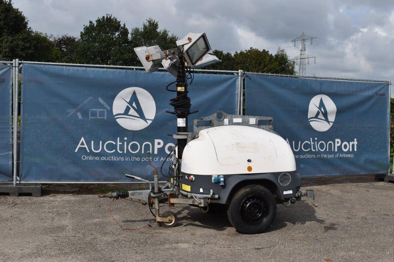 Light pole Trailer Ecolite Diesel