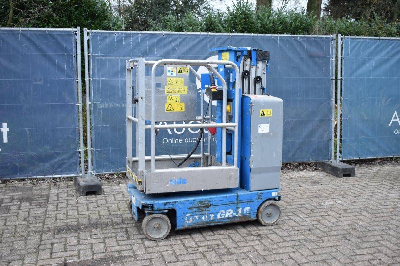 Mast lift Genie GR-15 Electric 4.5m