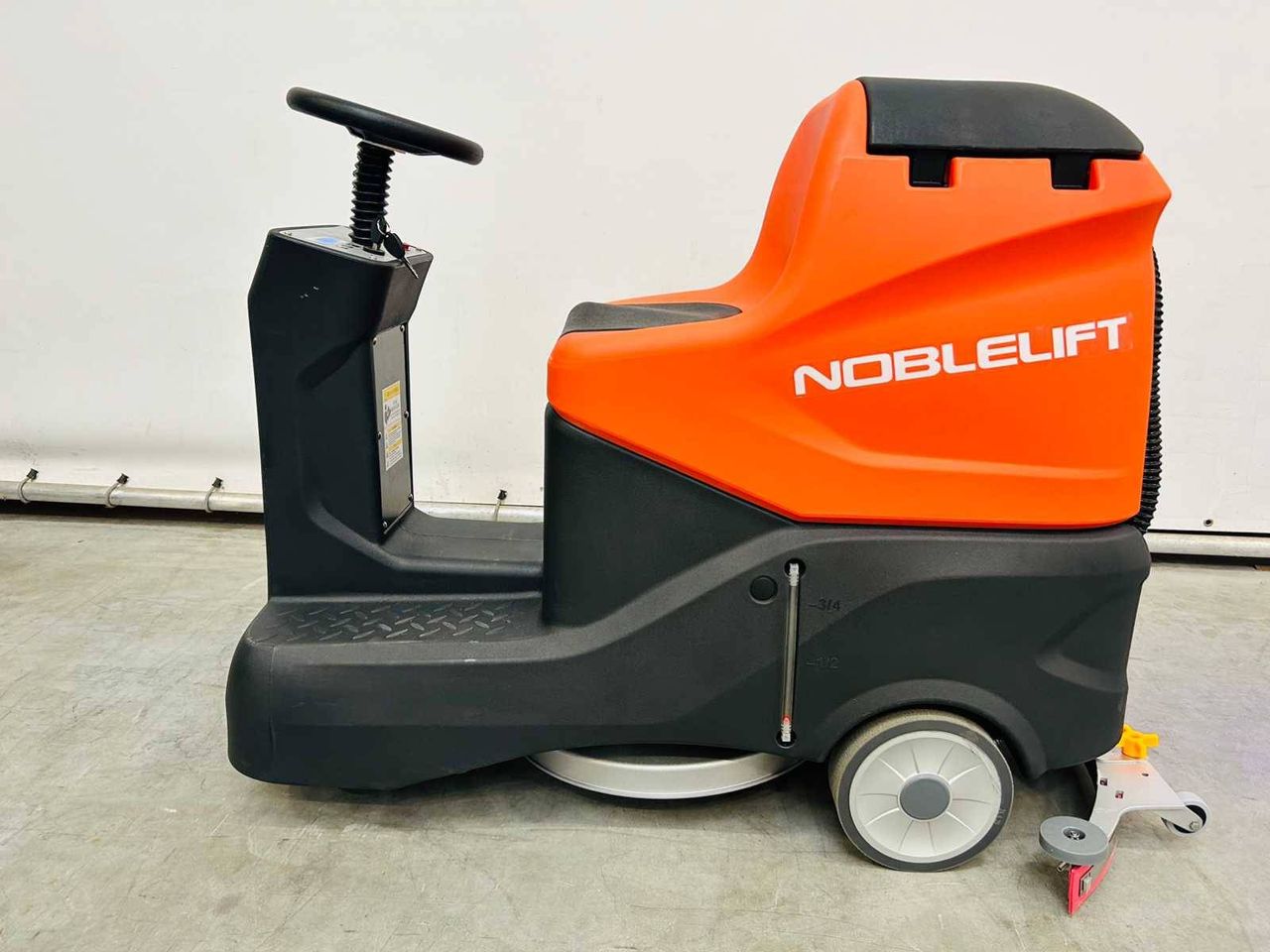 Ride-on Scrubber Noblelift NR530 2024