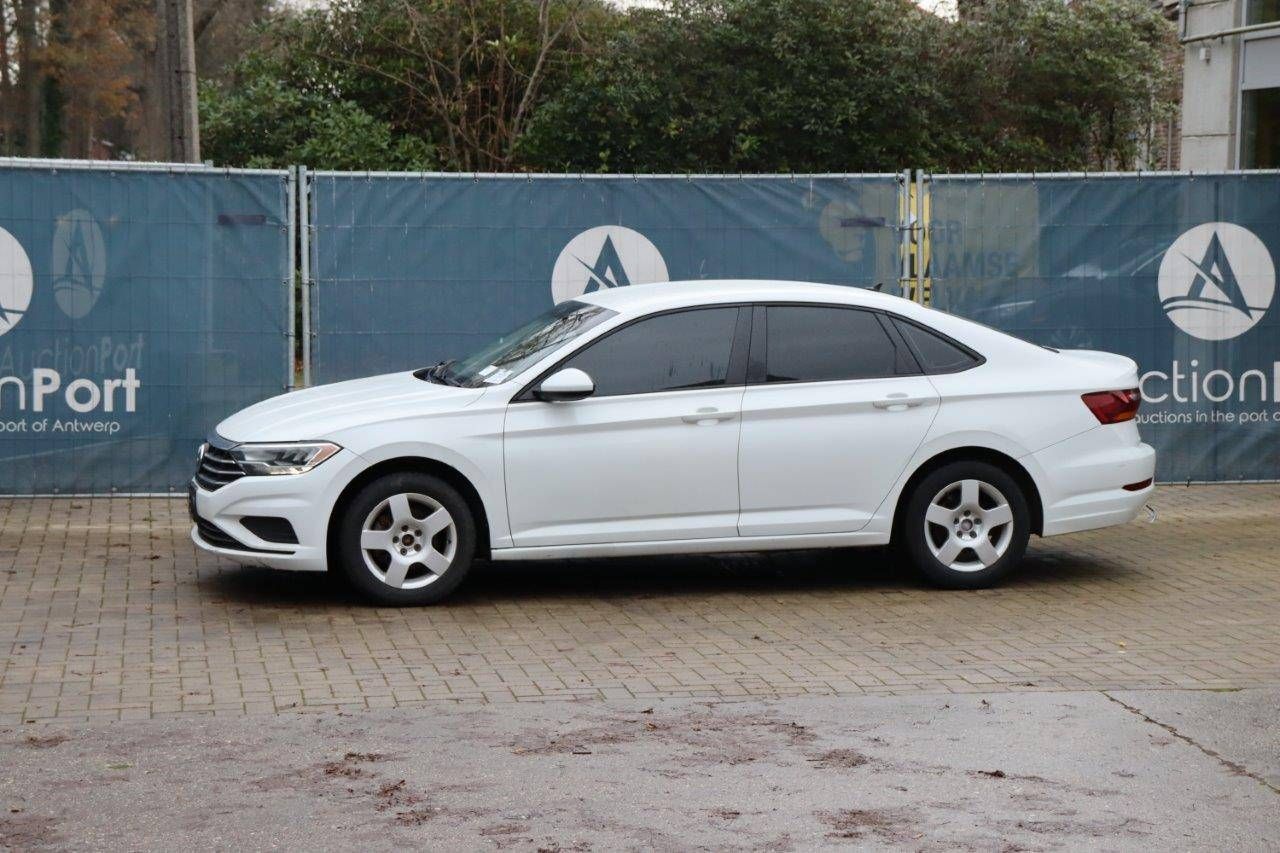 Volkswagen Jetta Essence 2018 150cv 2018