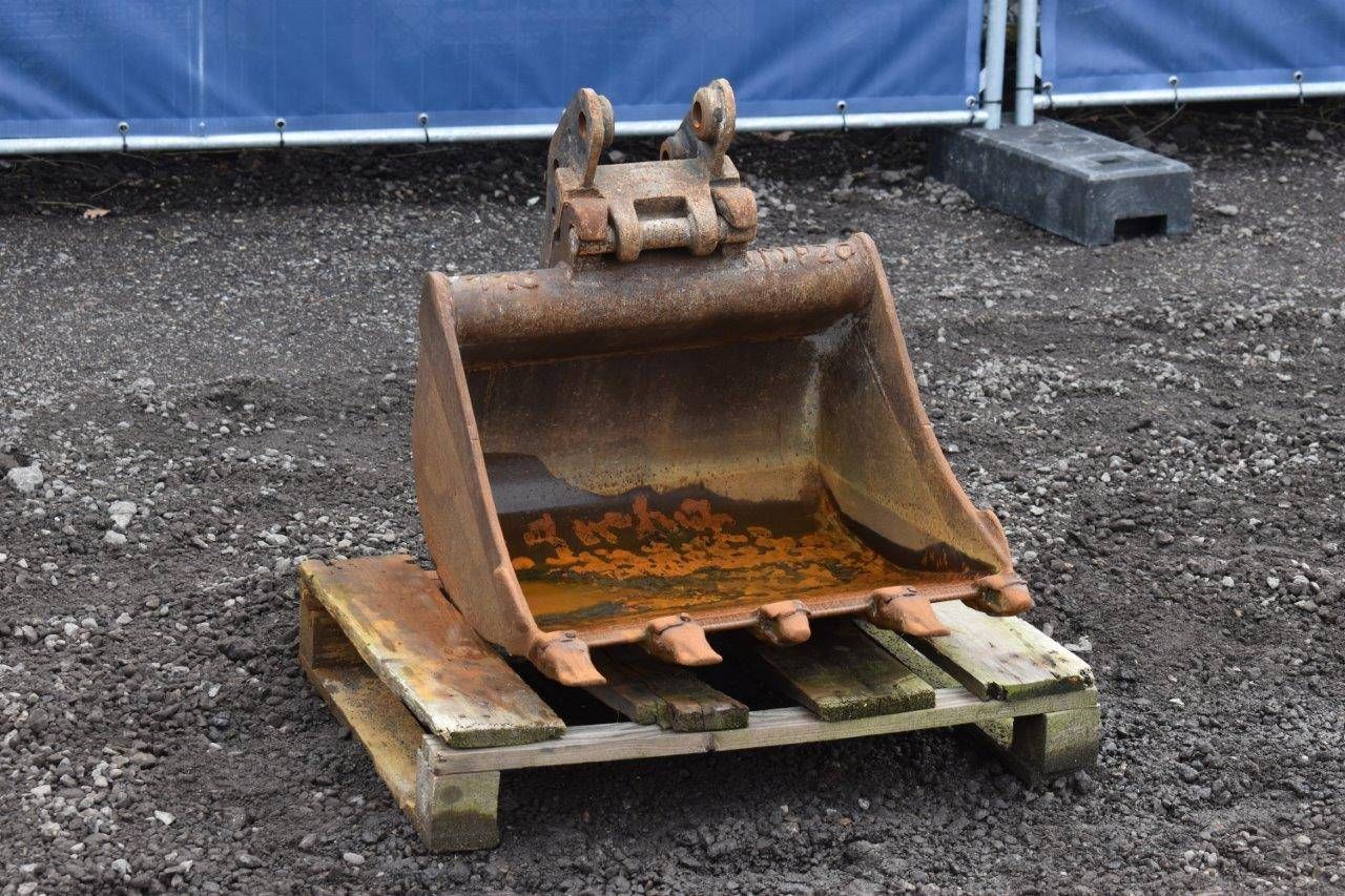 Digger bucket
