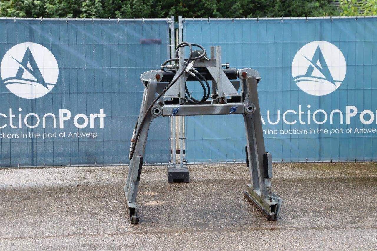 Stone clamp with extenders and clinker plate