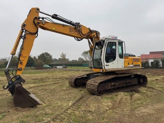Crawler excavator Liebherr R904 Diesel 2005