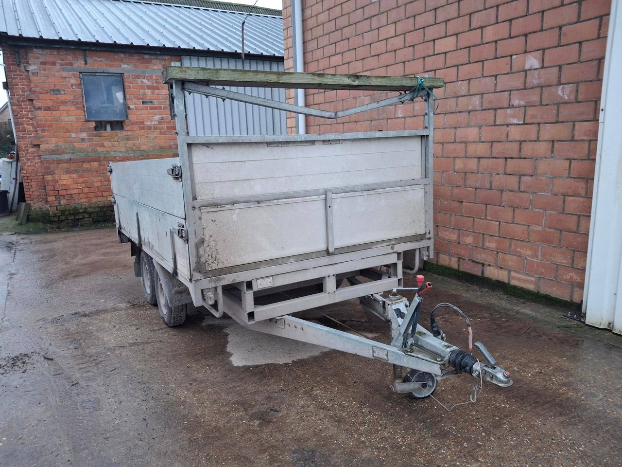 Trailer BW Trailer 02T 3.30x1.80x0.70m 2700kg