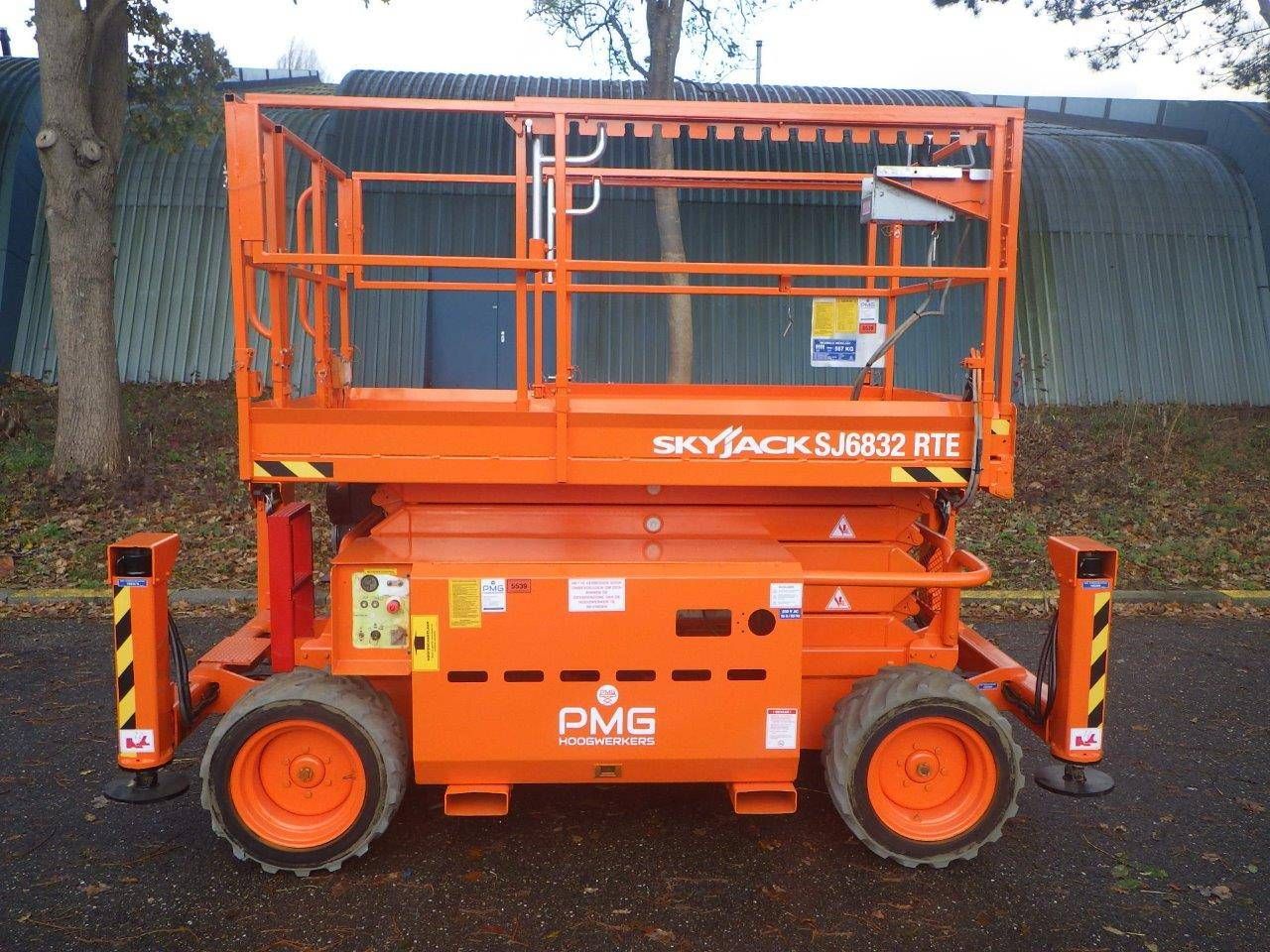 Scissor lift Rough Terrain Skyjack SJ6832RTE Bi-Energy 11.75m 2017