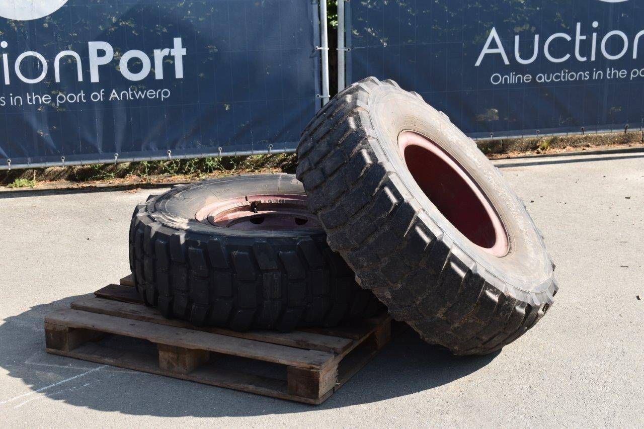 Tire set 13.00R20 for Fendt (Margin)