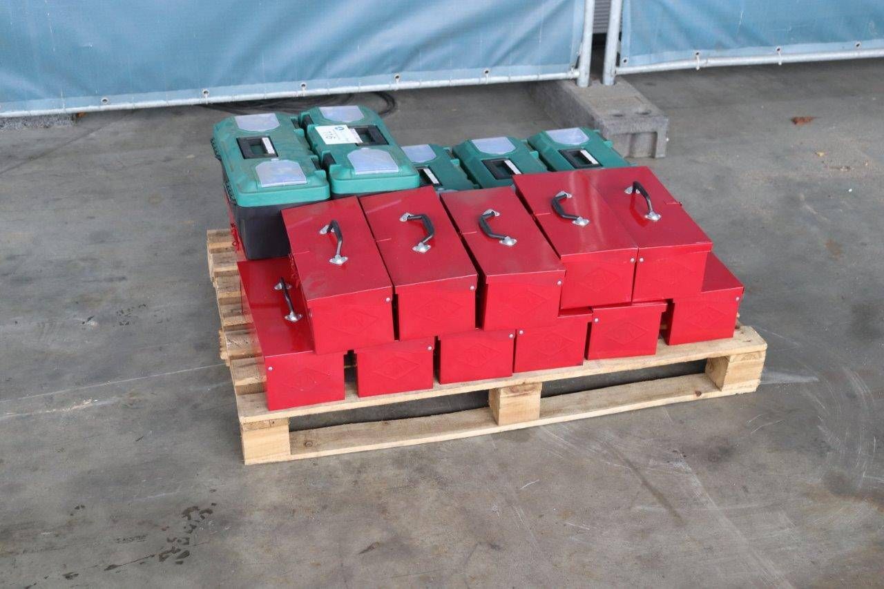 Pallet with various toolbox New
