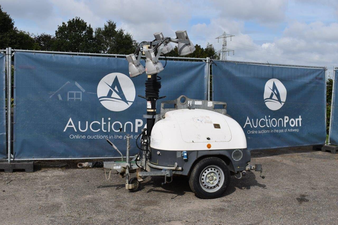 Light pole Trailer Ecolite Diesel