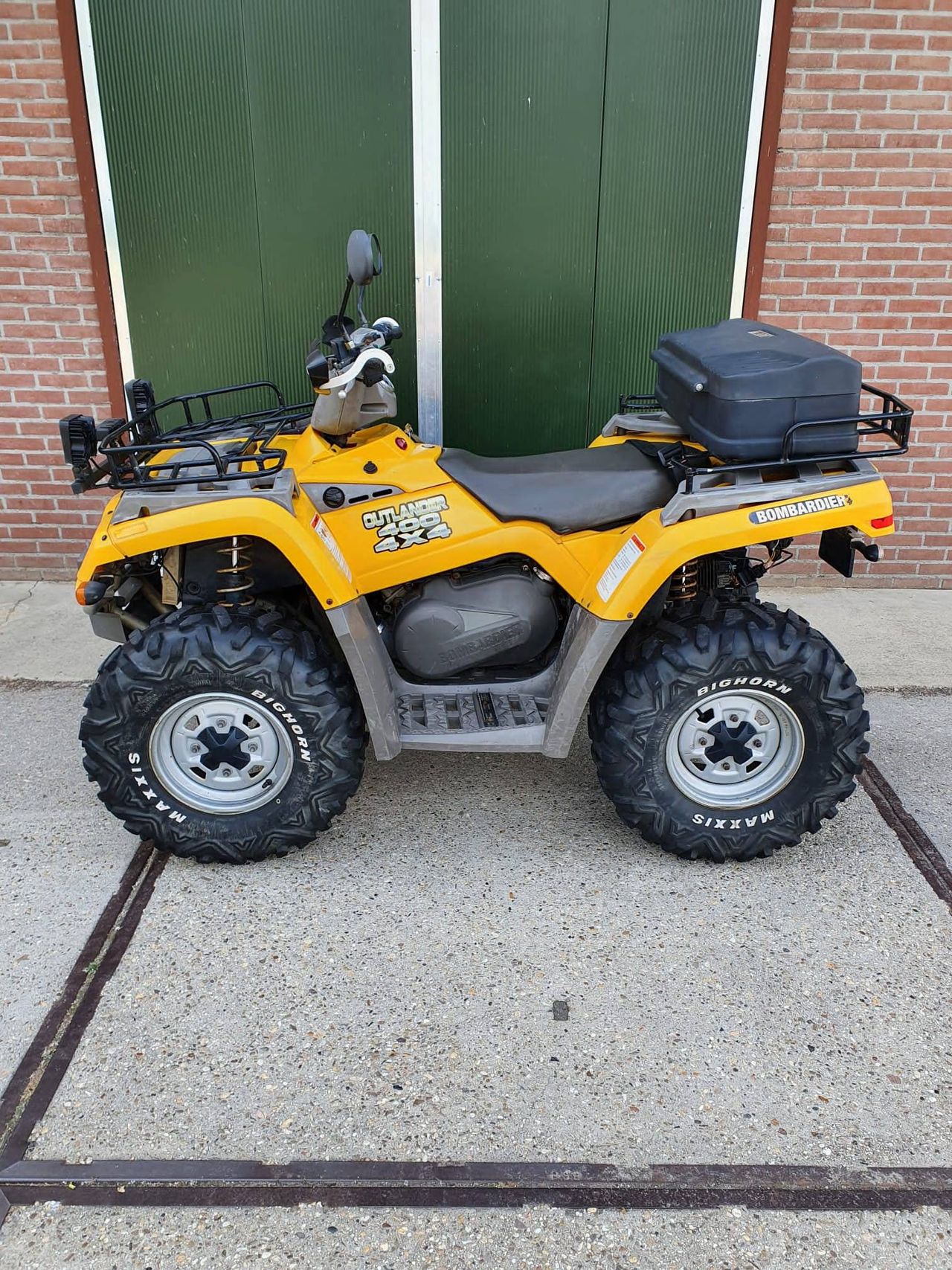 Quad Bombardier Outlander 400 4x4 (Margin)