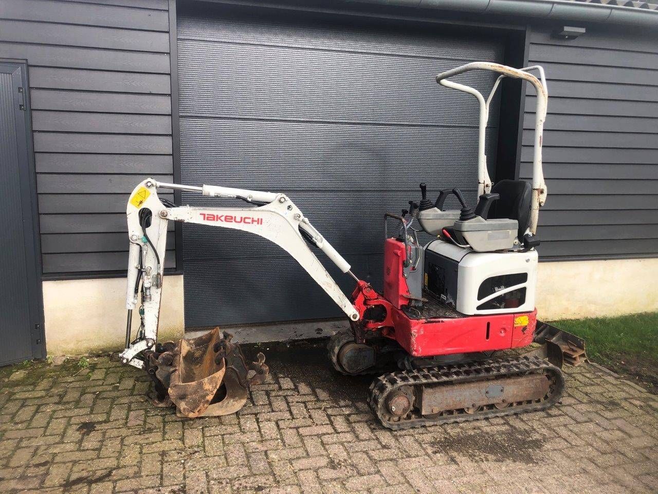 Mini digger Takeuchi TB210R Diesel 12hp 2018 (Margin)