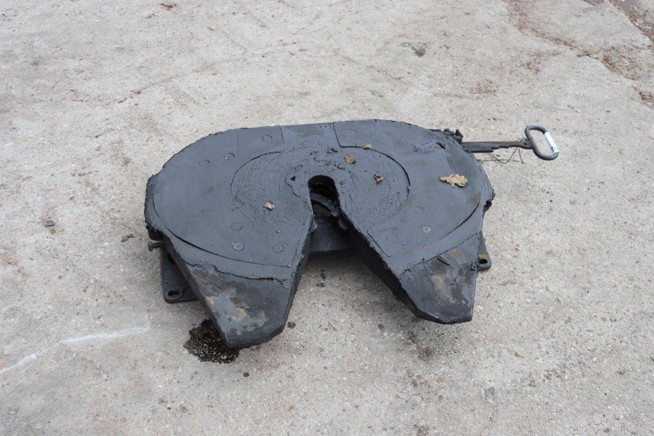 Fifth wheel Jost JSK37C overhauled