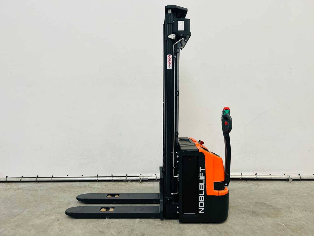 Stacker Noblelift PSE16L55 Electric 1600kg 5.5m 2024