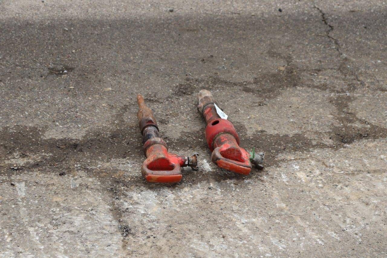 Pneumatic jackhammer set