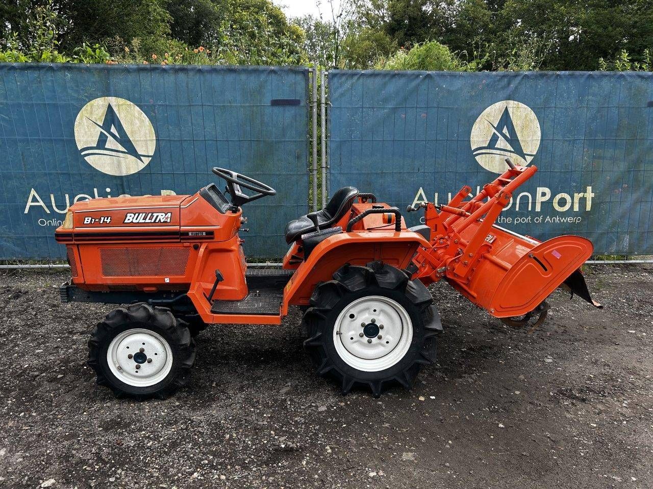 Mini tractor Kubota B1-14 Diesel with cultivator