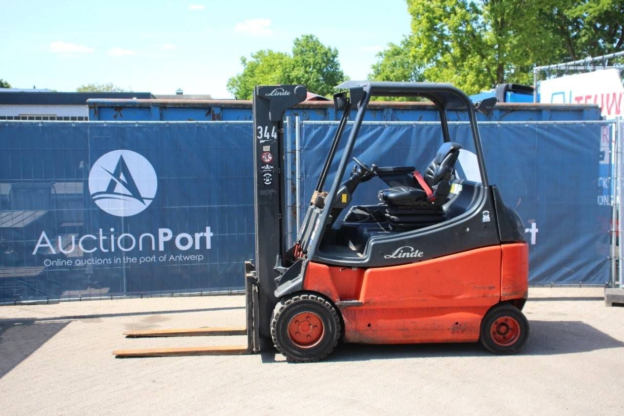 Forklift Linde E30/03 Electric 3000kg 6.0m 2006