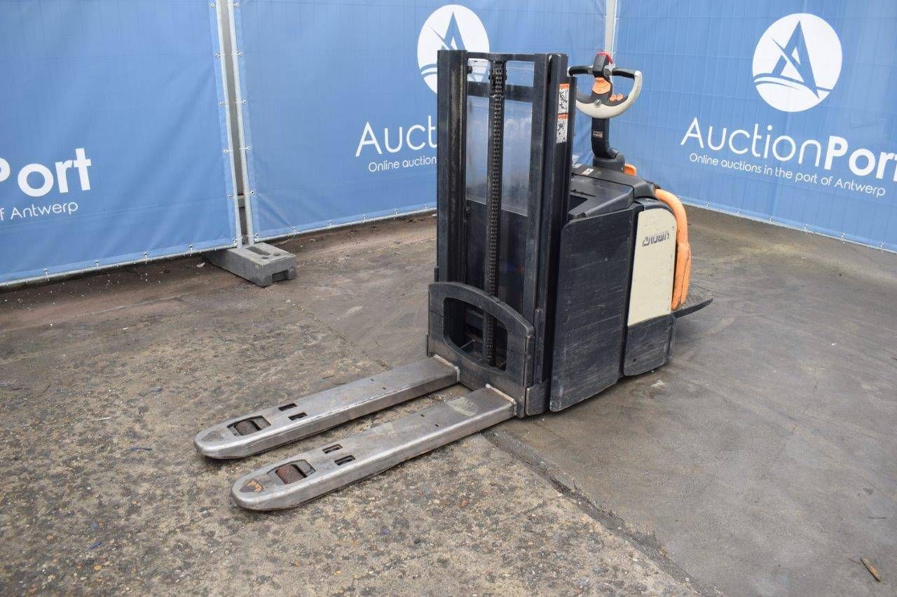 Stapelaar Crown DT 3040 Elektrisch 1000kg