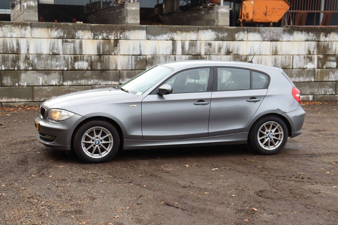 BMW 116i Petrol 123 hp 2010 (Margin)