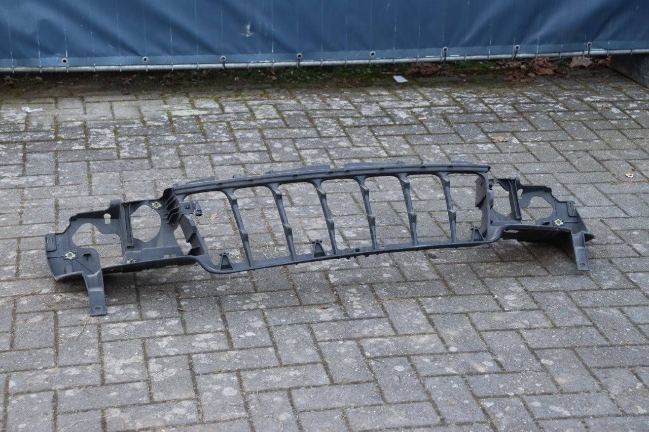 Headlight Frame Jeep Grand Cherokee
