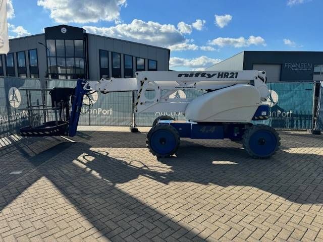 Articulating boom telescopic boom lift Nifty HR21D Diesel 225kg 20.8m 2010