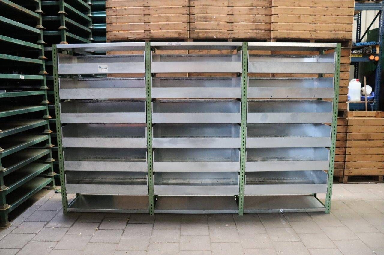 Shelving unit 