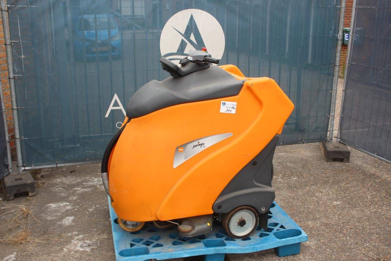 Scrubbing machine Taski Swingo XP Electric