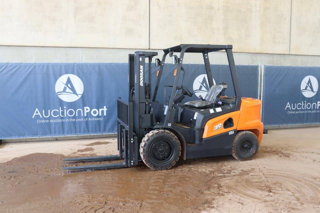 Forklift Doosan D30NX Diesel 3000kg 3m 2023