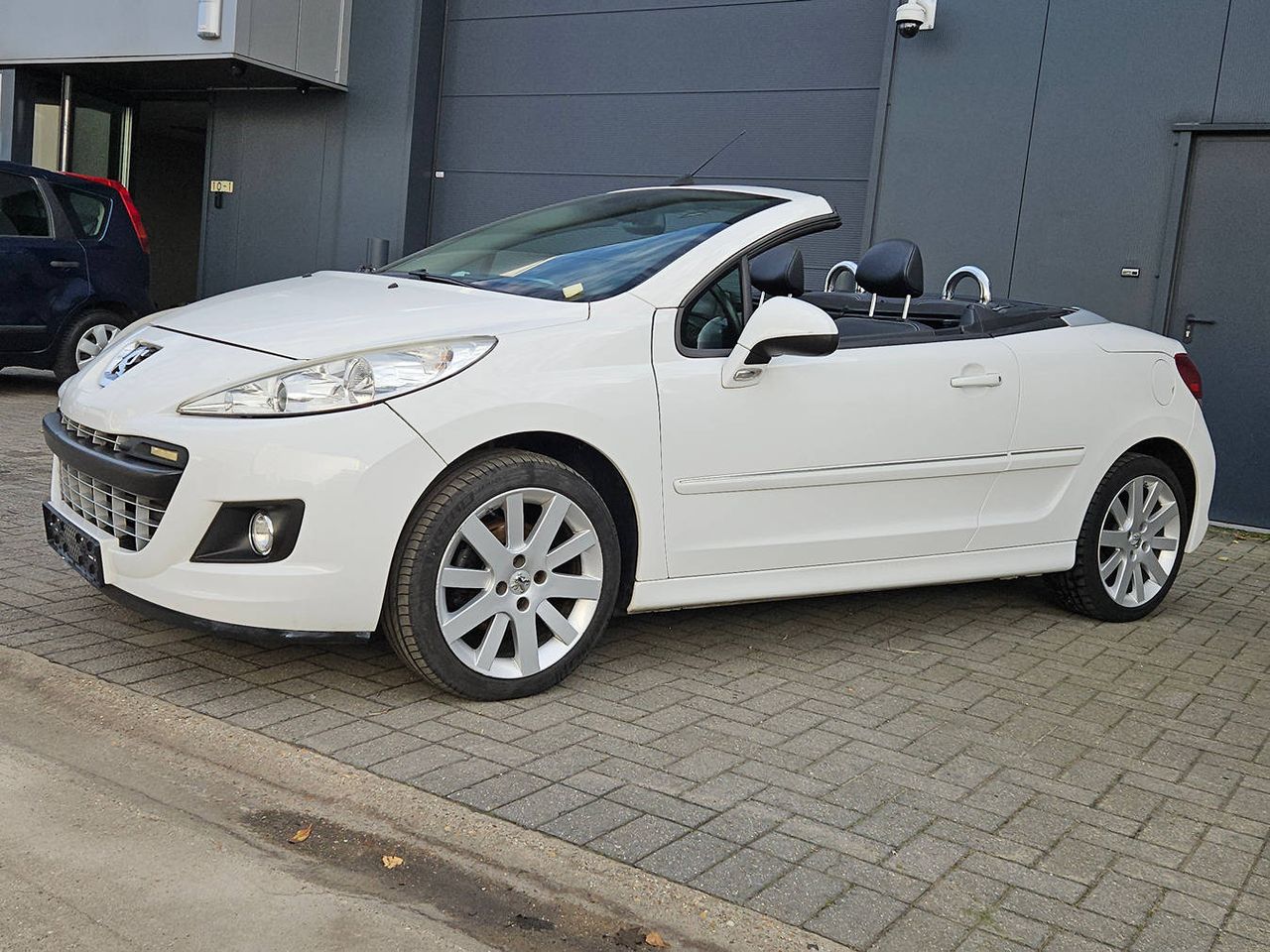 Peugeot 207 CC 1.6 VTI Petrol 2011 (Margin)