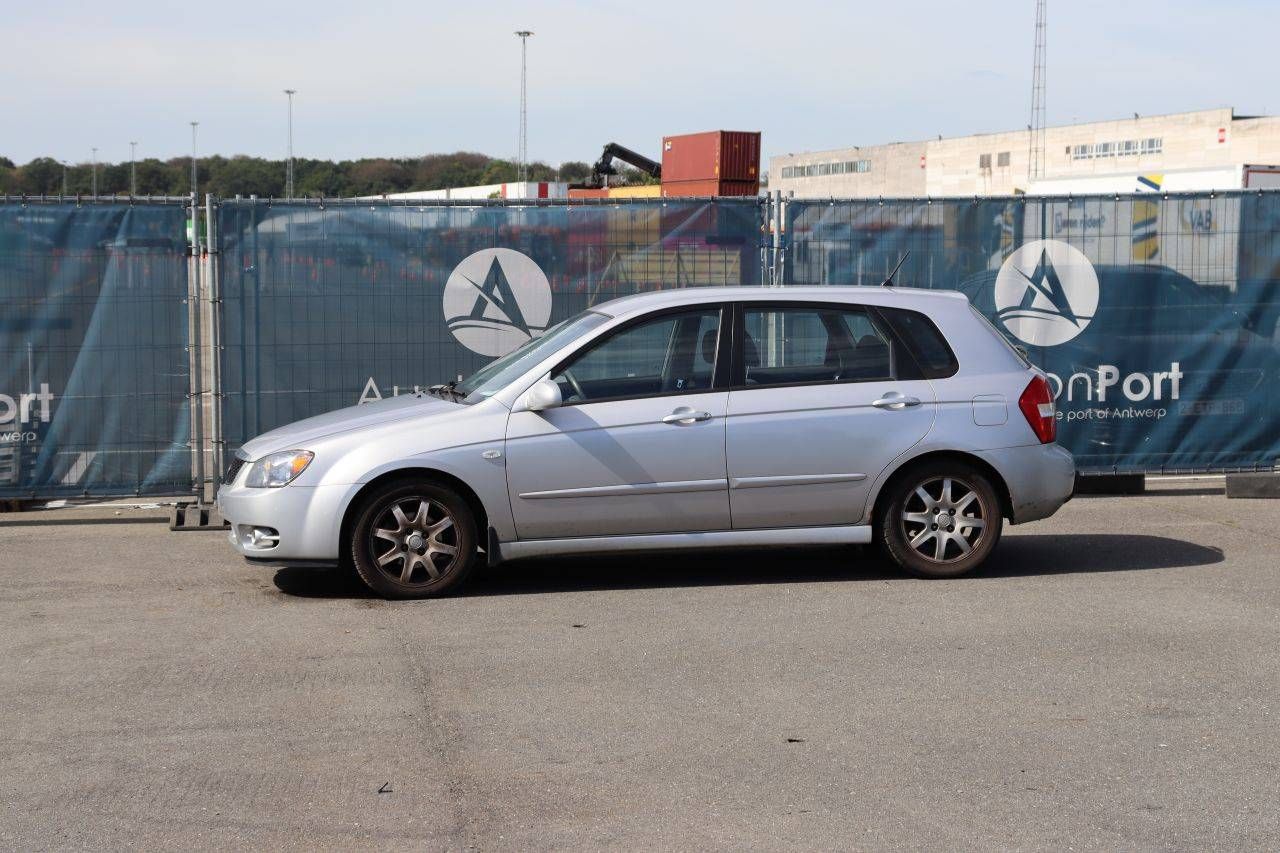Passenger car Kia Cerato Diesel 104hp 2007 (Margin)