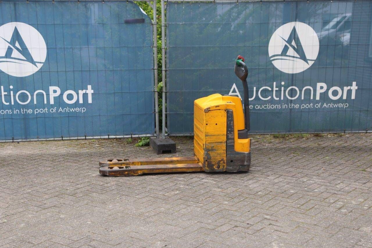 Pallet truck Jungheinrich EJE 220 Electric 2000kg