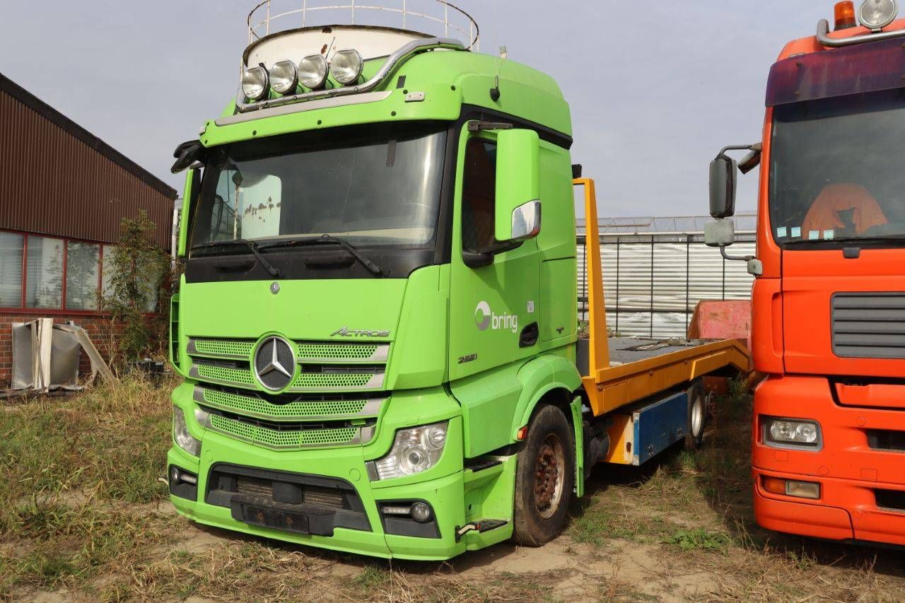 Vrachtwagen Mercedes-Benz Actros 2551 Diesel 2017