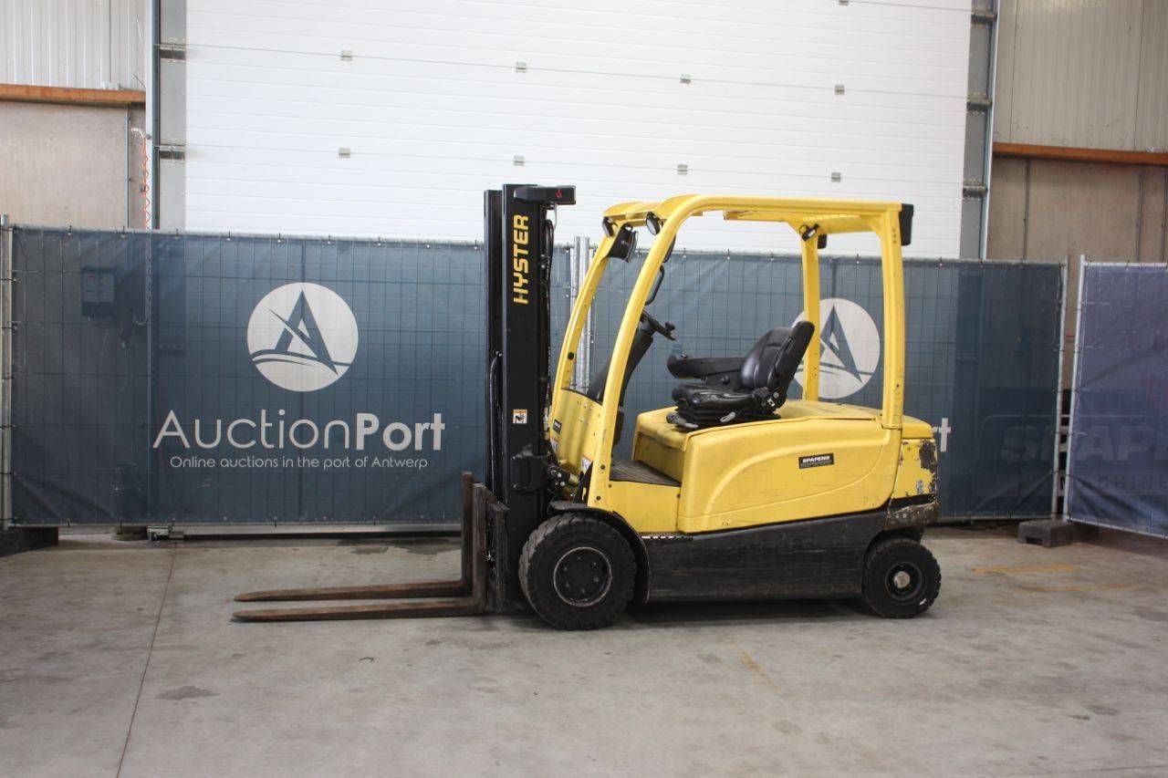 Hyster J3.0XN Electric Forklift 2250kg 3.21m 2018