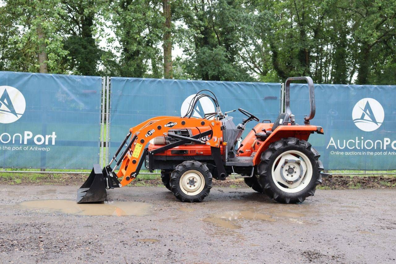Kubota GL-23 Diesel Mini Tractor 23 hp with front loader